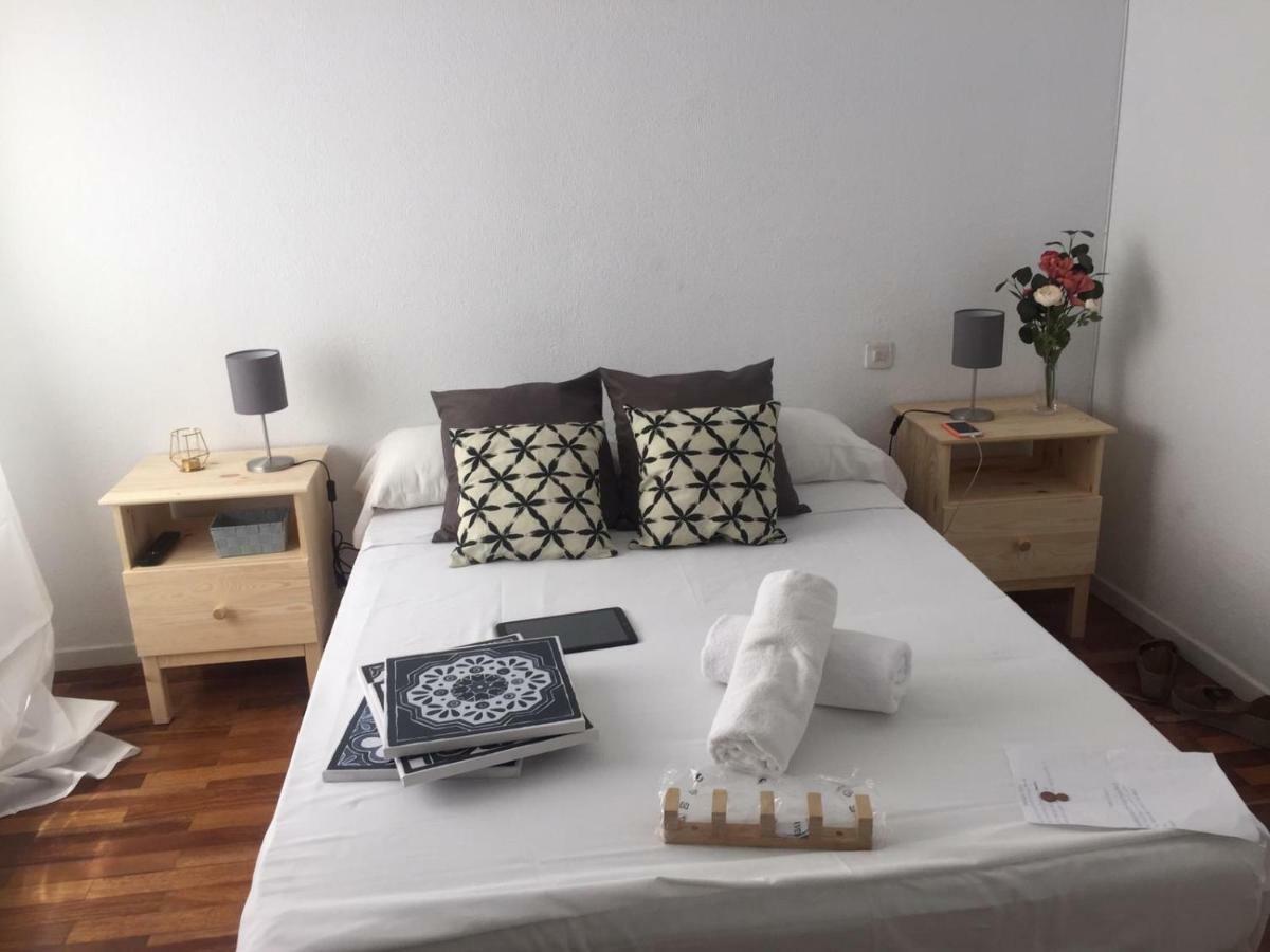 Gran Via Valverde Apartaments & Rooms Parking Madrid Exteriör bild