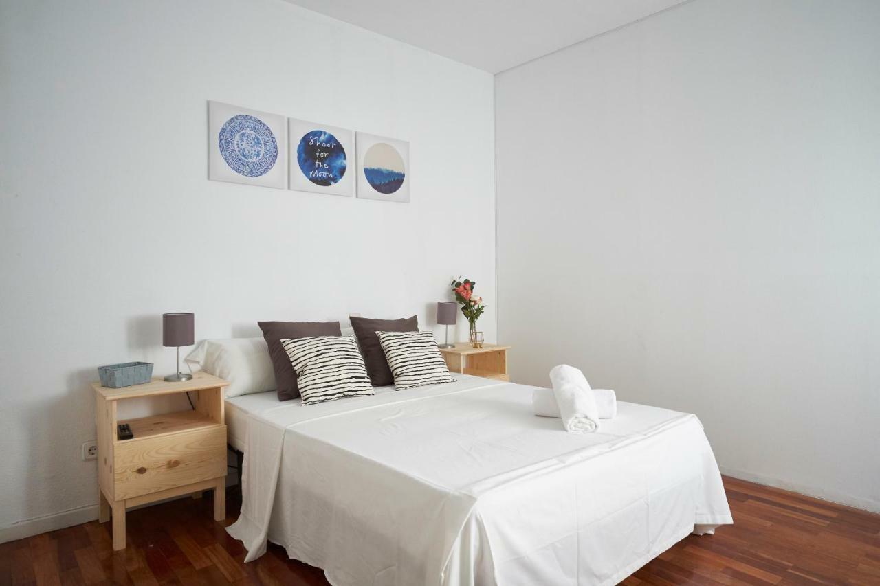 Gran Via Valverde Apartaments & Rooms Parking Madrid Exteriör bild