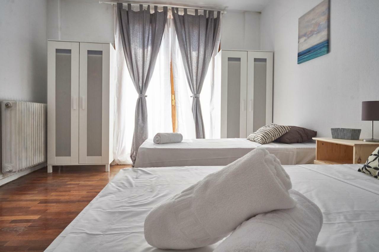 Gran Via Valverde Apartaments & Rooms Parking Madrid Exteriör bild