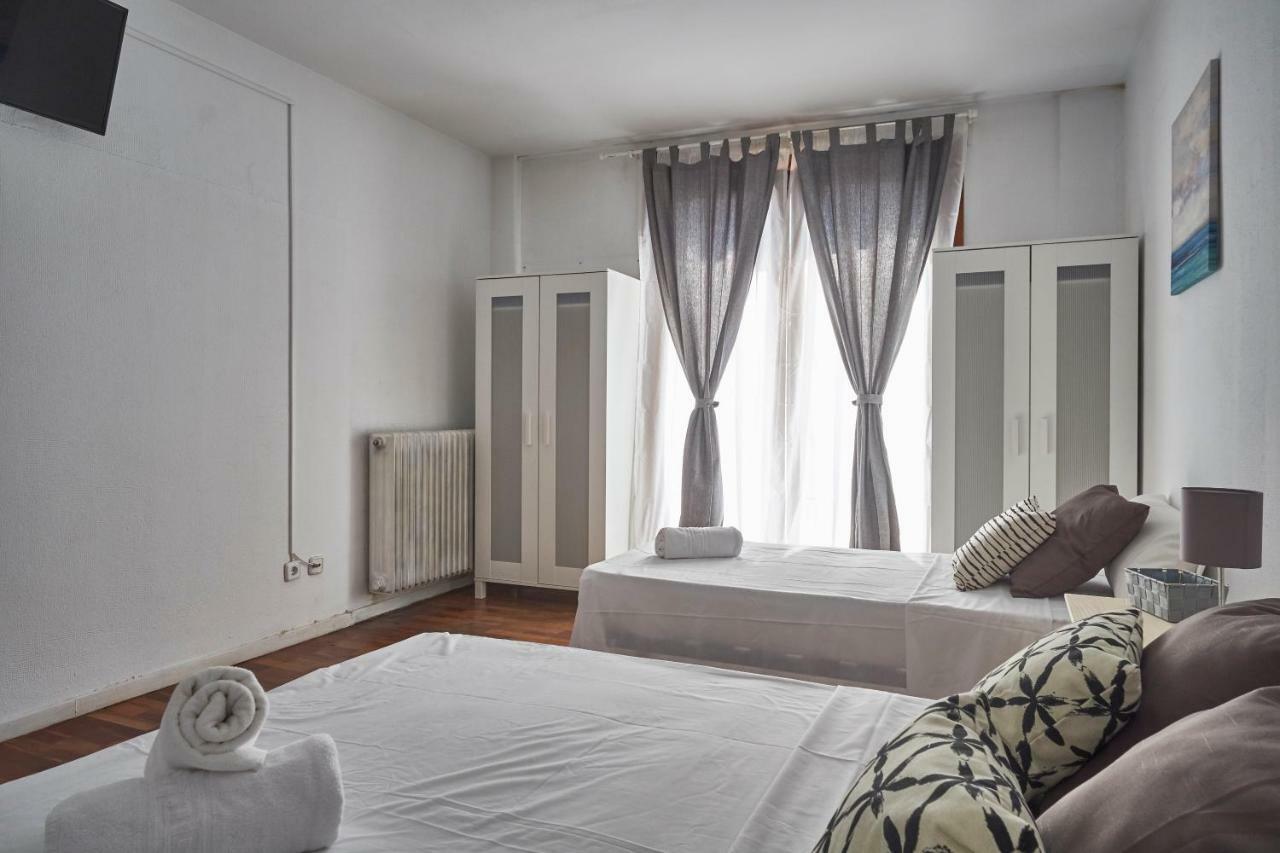Gran Via Valverde Apartaments & Rooms Parking Madrid Exteriör bild