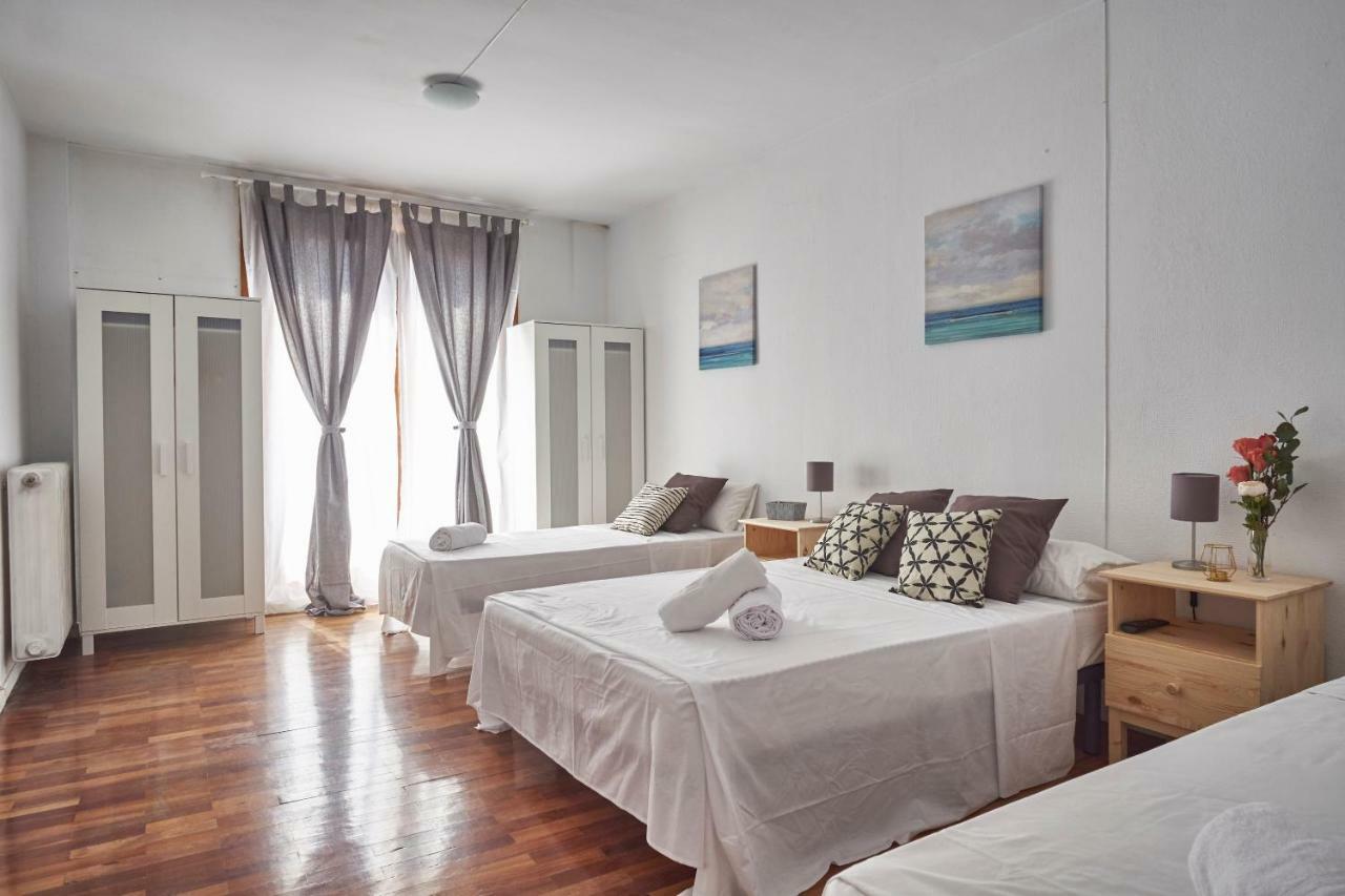 Gran Via Valverde Apartaments & Rooms Parking Madrid Exteriör bild